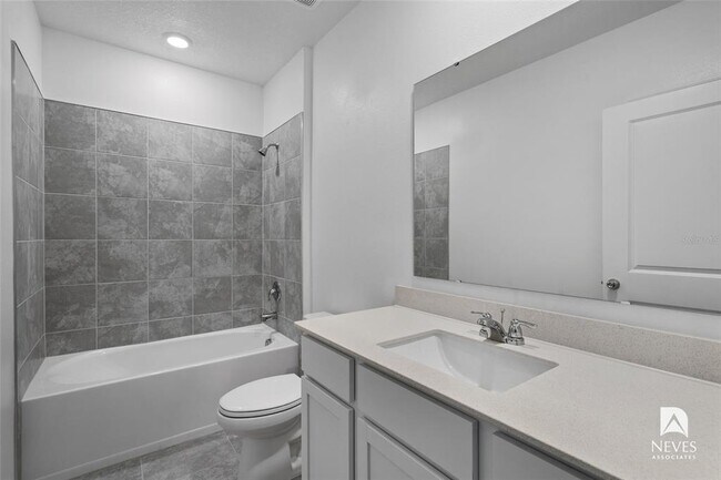 Building Photo - 1502 Brentwood Dr