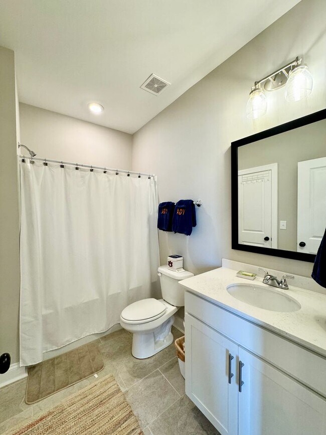 Building Photo - 504 Grey Oak Cir