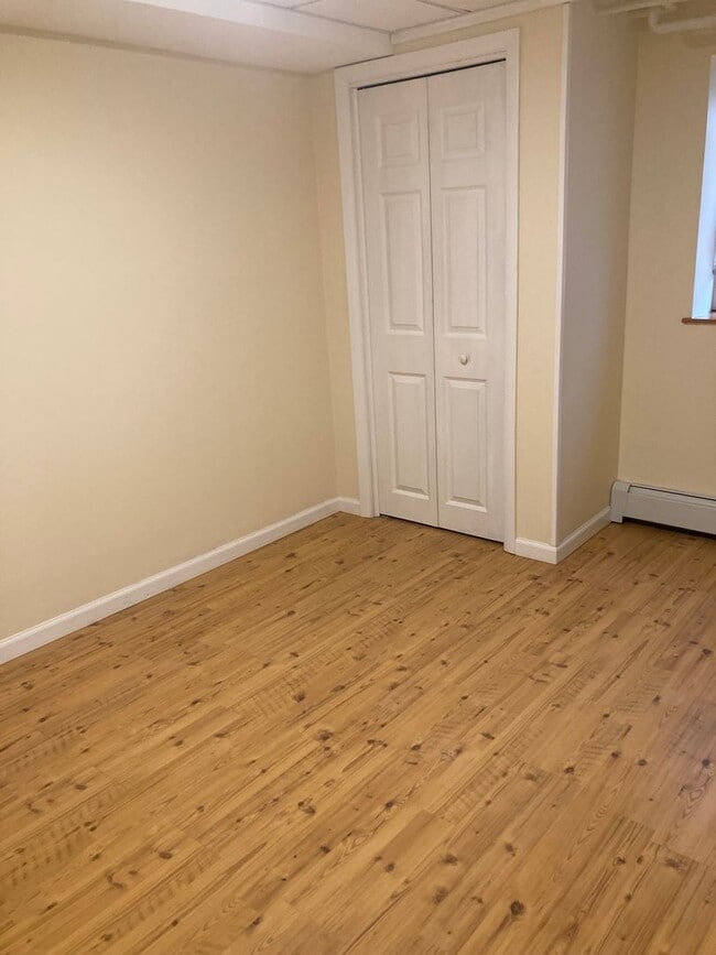 Building Photo - 60 Spruce St