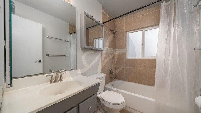 Building Photo - Great Home in Colorado Springs with 2 Car Garage