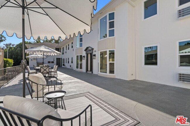 Building Photo - 1248 N Crescent Heights Blvd
