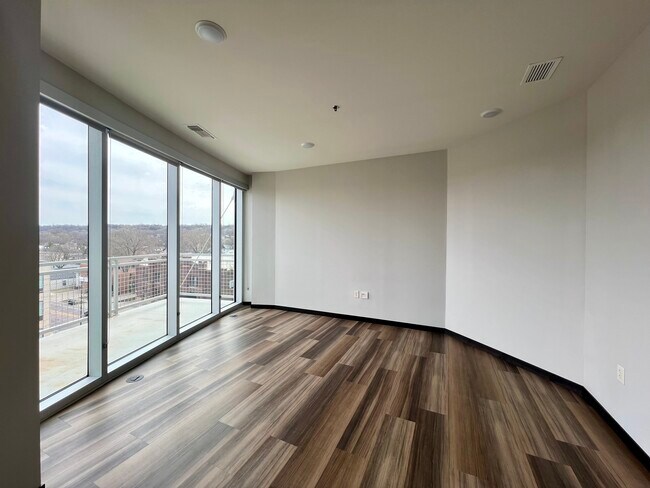 Office/Den - Brennan Properties of Minnesota LLC