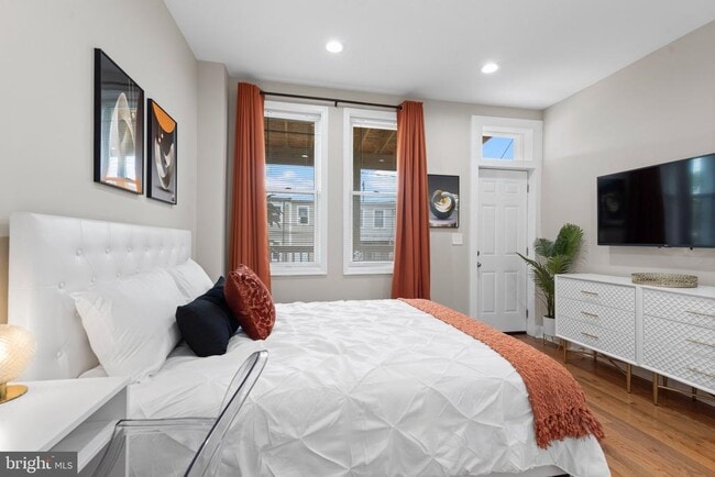 Building Photo - 2235 E Chase St