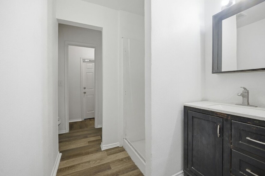 Building Photo - 5722 Misty Glen