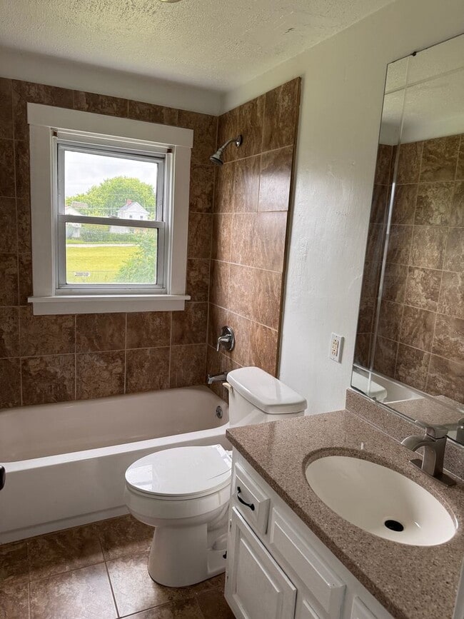 Building Photo - 1139 Wallis- 3 bed/1 bath home for rent