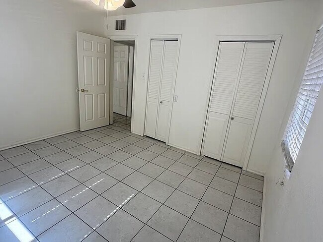 Building Photo - 7221 N 26th Dr
