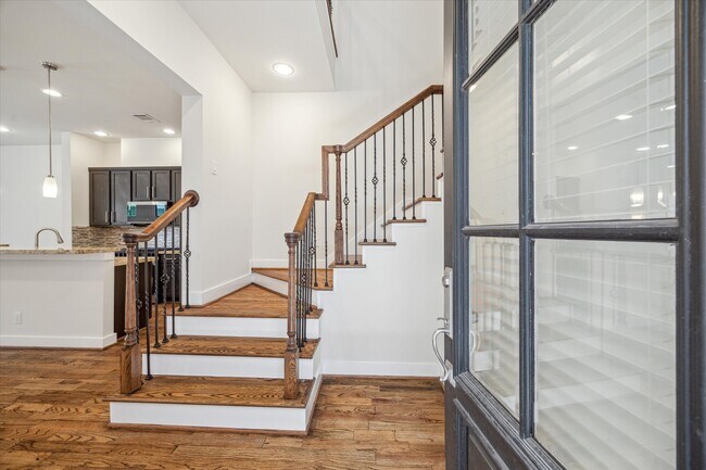 Building Photo - 4409 Schuler St