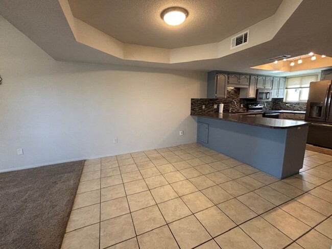 Building Photo - 2 Bedroom - 2 Bath Condo