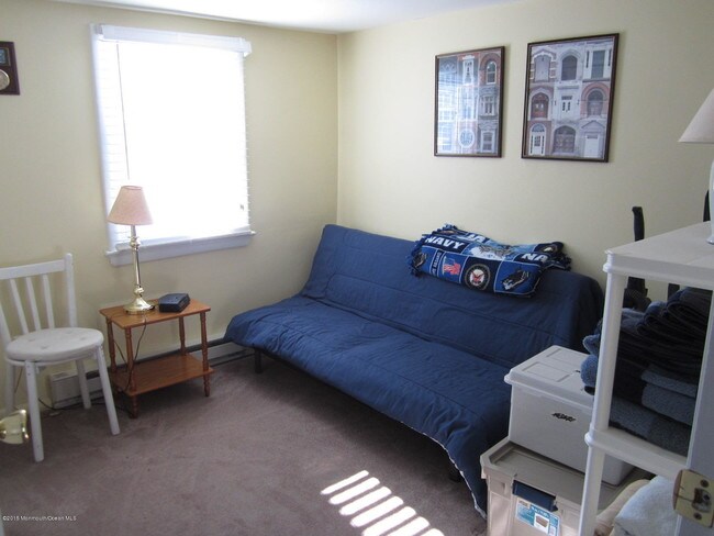 Building Photo - 115 10th Ave