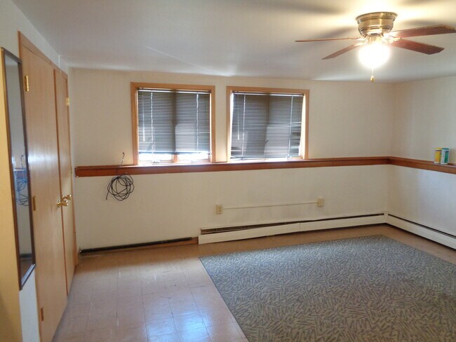 Building Photo - 313 Augusta Ave
