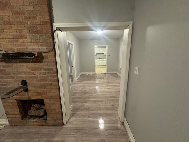 Building Photo - 7602 Wentworth Ave