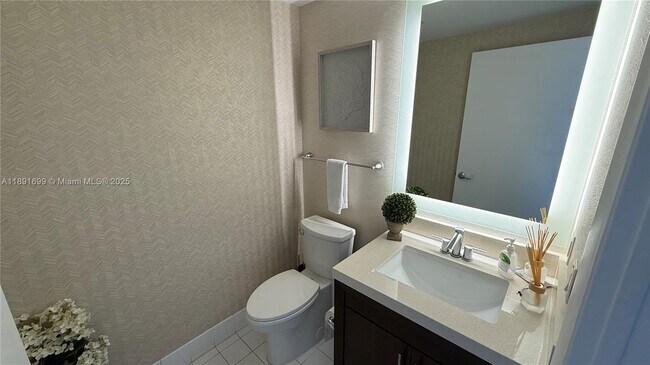 Building Photo - 17375 Collins Ave