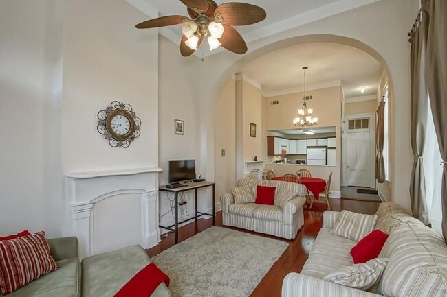 Building Photo - 1446 St Mary St