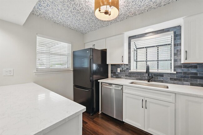 Building Photo - 15151 Berry Trail