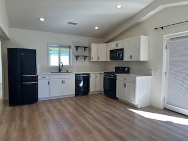 Building Photo - In the Heart of Solvang two-bedroom two ba...