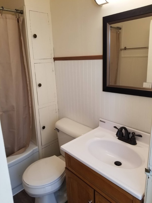 Building Photo - 114 3rd Ave W