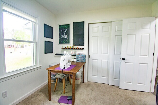 Building Photo - Coming Soon! 4 Bedroom 2 Bathroom Home: Pets Okay!