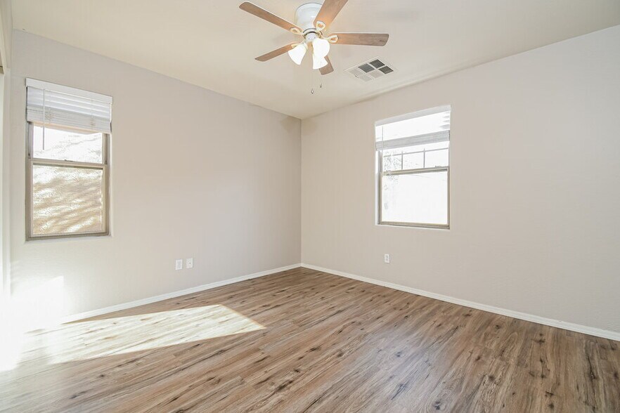 Building Photo - 3014 E Megan St