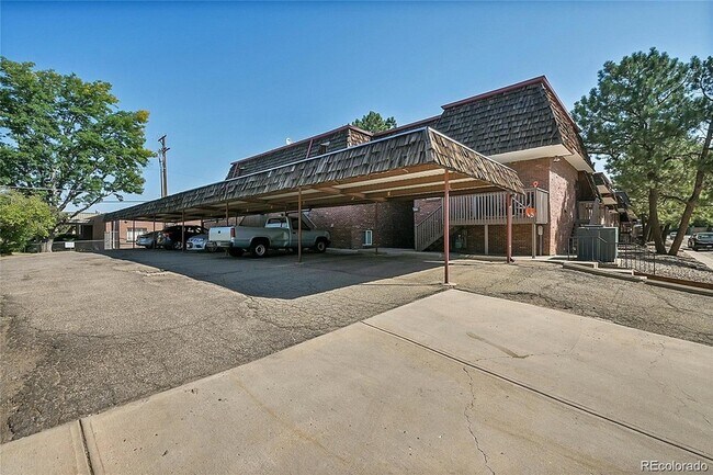 Building Photo - 5401 E Warren Ave