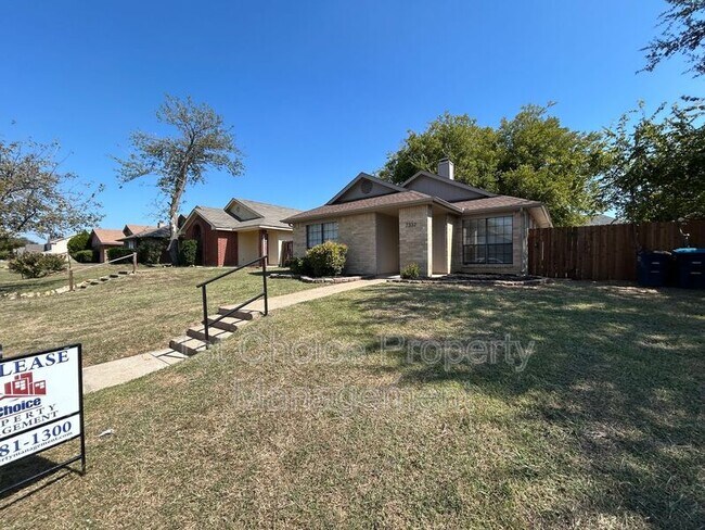 Building Photo - 7332 Blackthorn Dr