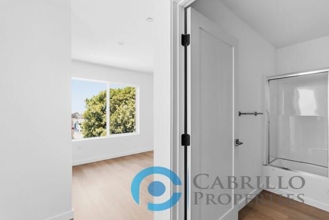 Building Photo - 6640 Valjean Ct