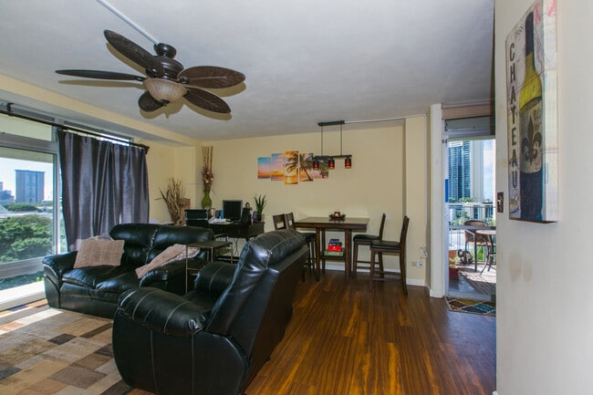 Building Photo - 1511 Nuuanu Ave