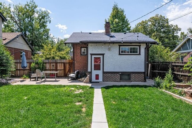 Building Photo - 3738 Zenobia St