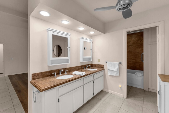 Building Photo - 74558 Monteverde Way