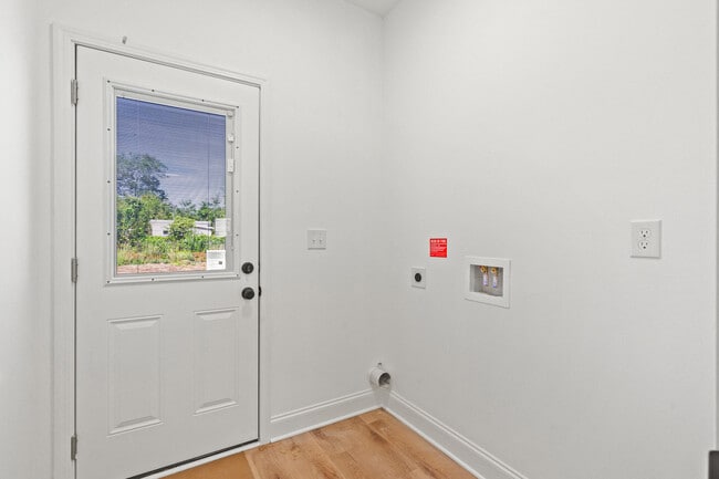 Building Photo - 1232 Swanee Quintet Blvd