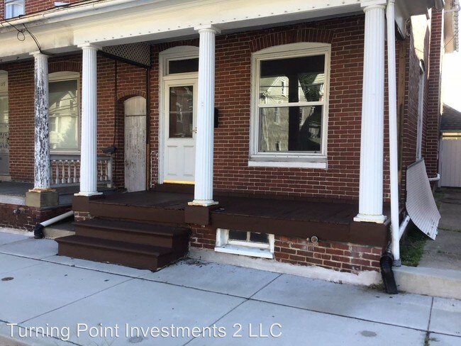 Primary Photo - 4 br, 1.5 bath House - 117 N. Franklin St.