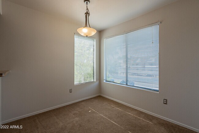 Building Photo - 4925 E Desert Cove Ave