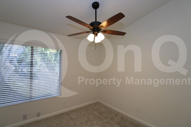 Building Photo - 55 E La Vieve Ln