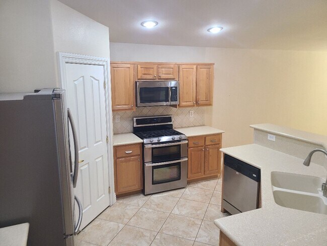 Building Photo - Amish #2