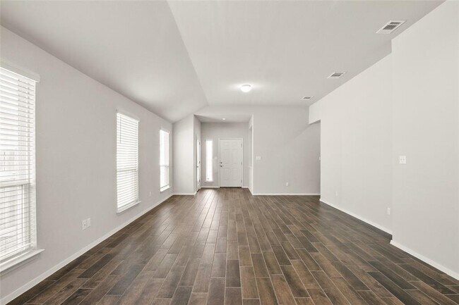Building Photo - 120 Riverhill Dr