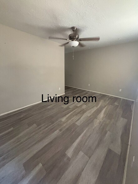 Building Photo - 10805 N 17th Dr