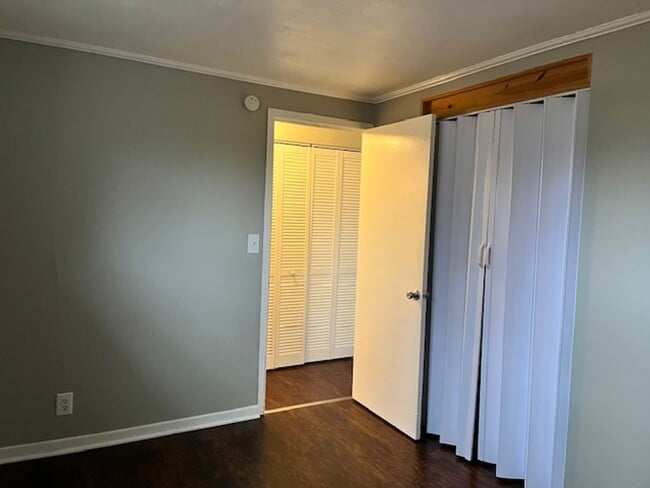 Building Photo - Adorable 3 Bedroom Home