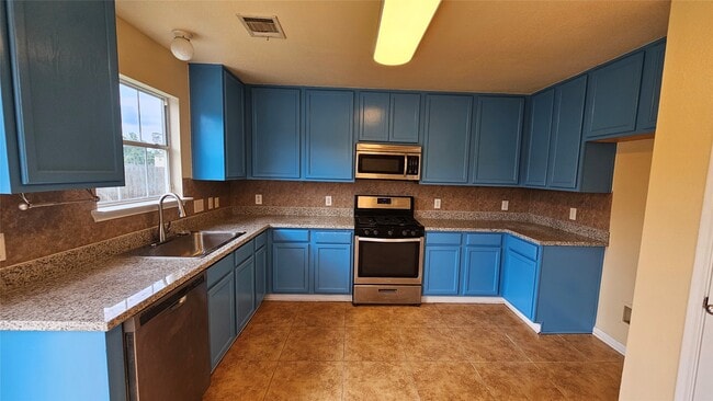 Building Photo - 22135 Greengate Dr