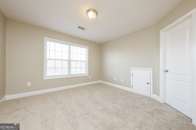 Building Photo - 2672 Blowing Wind Cir