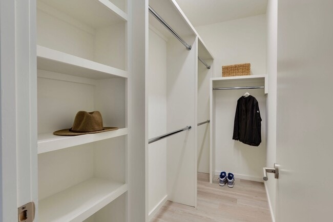Building Photo - Professional Co-Living - Master Room Renta...