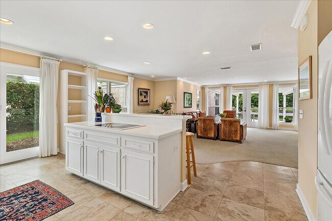 Building Photo - 16 Lavista Dr