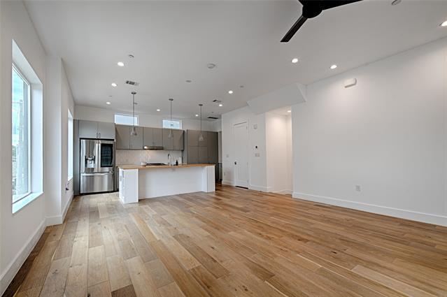 Building Photo - 236 Melba St
