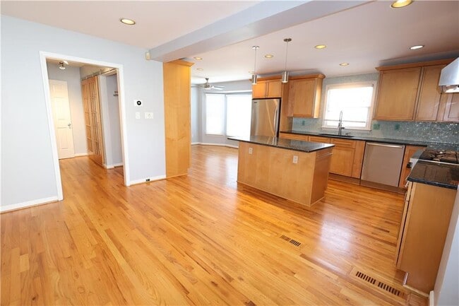 Building Photo - 1248 Defoor Ct NW