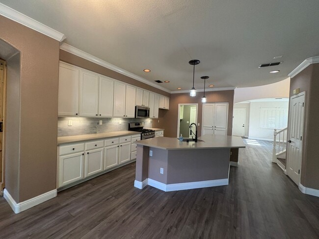 Building Photo - 139 Ainger Cir