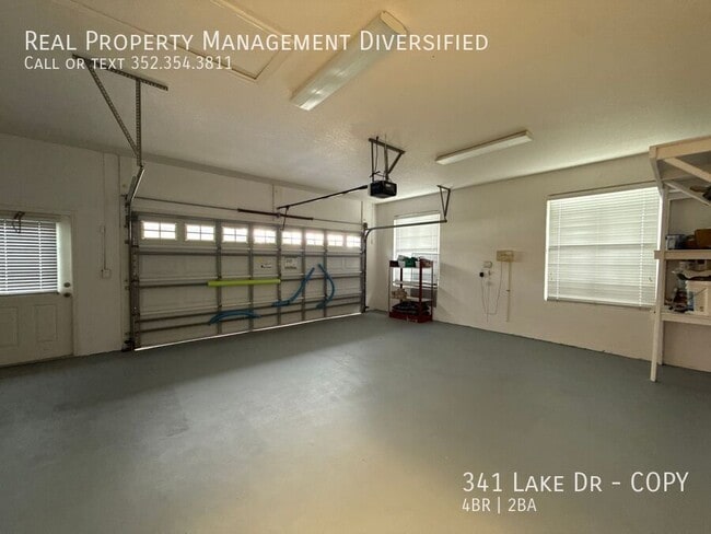 Building Photo - 341 Lake Dr
