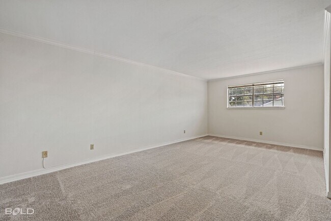 Building Photo - 203 Stratmore Dr