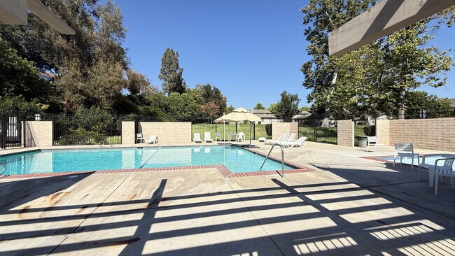 Building Photo - 1720 Orinda Ct