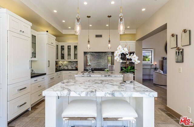 Building Photo - 1209 Via Aracena