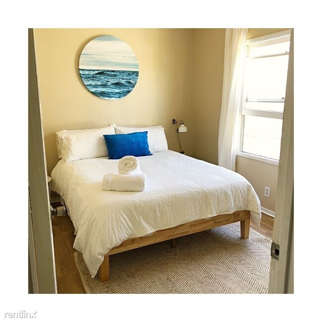 Building Photo - 2 br, 1 bath Apartment - 710 3rd St