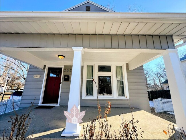 Building Photo - Cozy Cottage of Historic Irvington