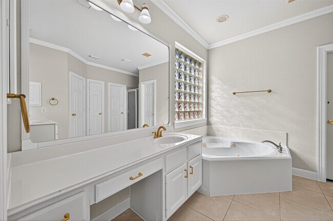 Building Photo - 12431 Rosa Ridge Ln